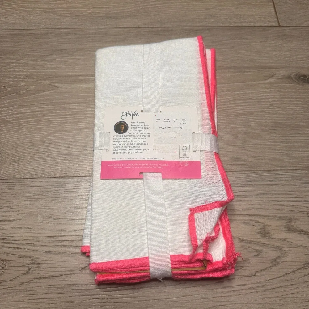 NWT EttaVee White Napkins with Neon Pink‎ Trim Set of 4 20x20 Cotton Cloth
